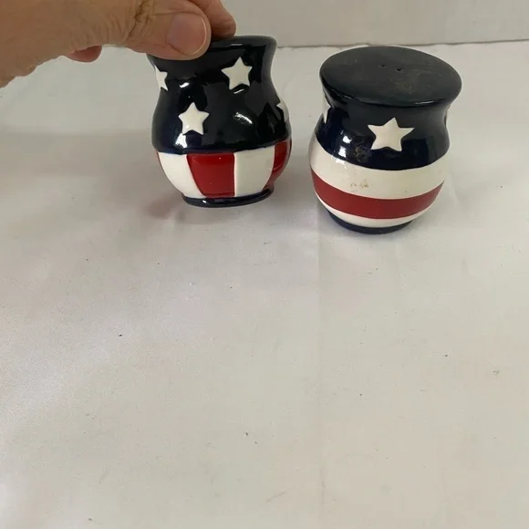 Patriotic Salt & Pepper Set (FH) - Picture 7 of 11